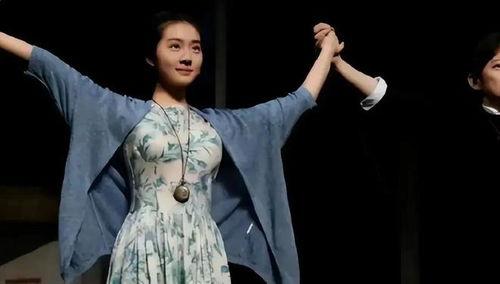 娱乐吃瓜君刘亦菲是谁,娱乐吃瓜界的璀璨明星 第3张 娱乐吃瓜君刘亦菲是谁,娱乐吃瓜界的璀璨明星 第3张